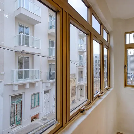 Spacious Traditional 3 Bedroom House With Yard Jbar1-1 Дом отдыха *