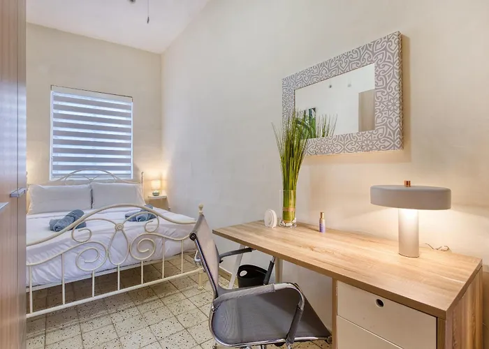 Tatil Evi Spacious Traditional 3 Bedroom House With Yard Jbar1-1 *