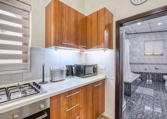 Tatil Evi Spacious Traditional 3 Bedroom House With Yard Jbar1-1 Saint Julian's