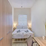 Spacious Traditional 3 Bedroom House With Yard Jbar1-1 *