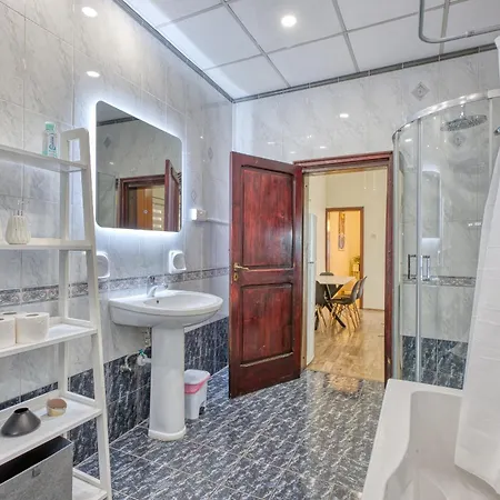 Spacious Traditional 3 Bedroom House With Yard Jbar1-1 Casa vacanze *