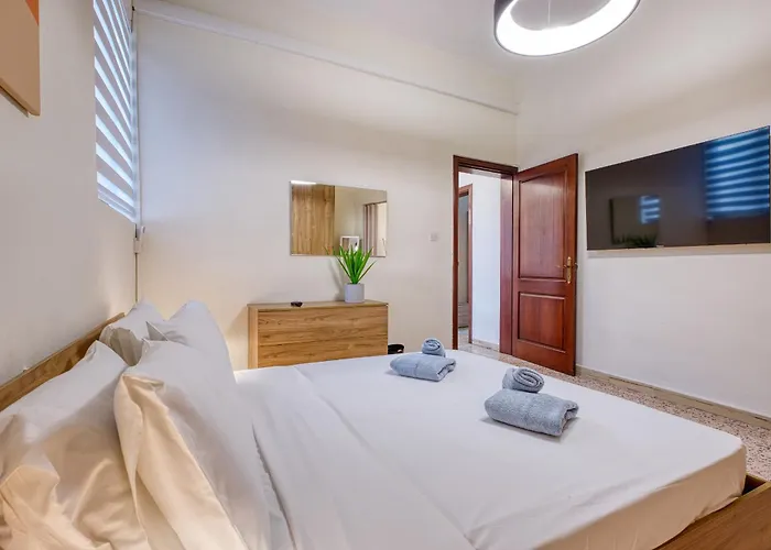 Spacious Traditional 3 Bedroom House With Yard Jbar1-1 * St. Julian's