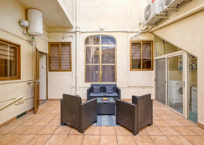 Casa de Férias Spacious Traditional 3 Bedroom House With Yard Jbar1-1 *