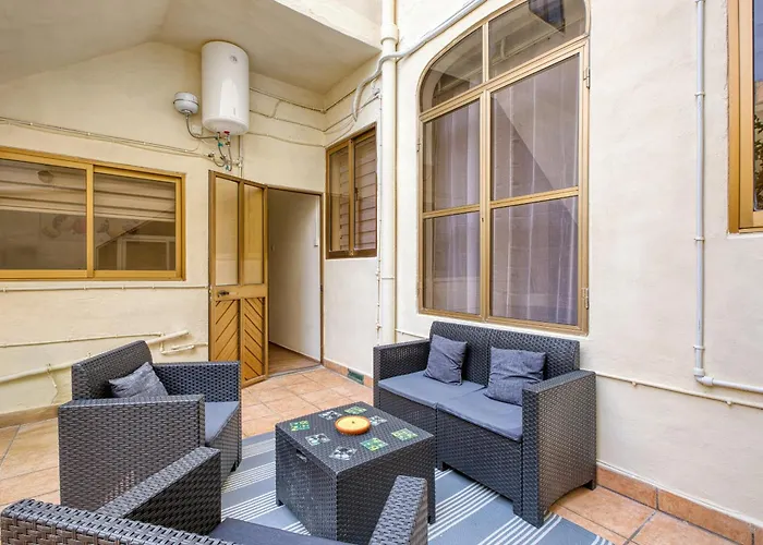 Spacious Traditional 3 Bedroom House With Yard Jbar1-1 Casa de Férias