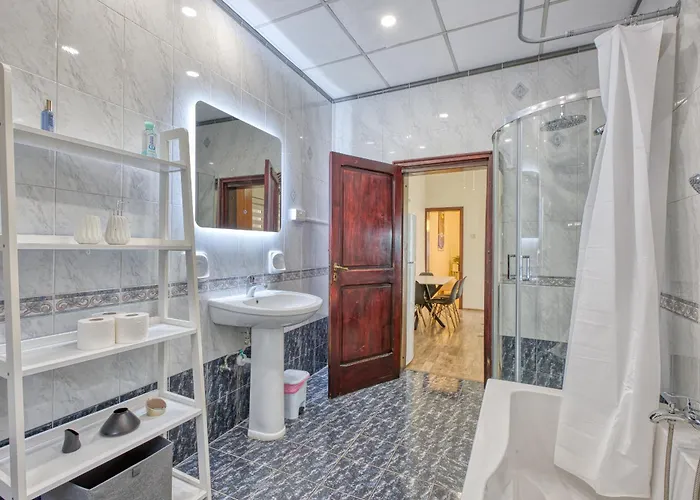 Spacious Traditional 3 Bedroom House With Yard Jbar1-1 Casa de Férias *